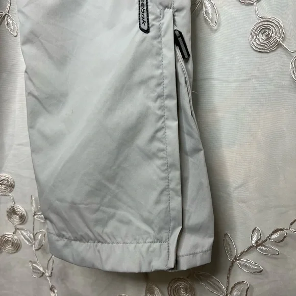 Reebok size S, gray ski pants. ￼
